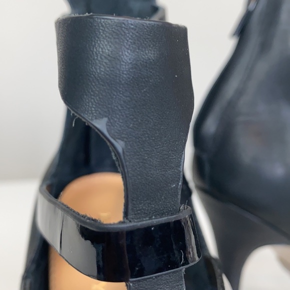 Badgley Mischka Black Strappy Sandals Size 5.5 - Picture 10 of 15